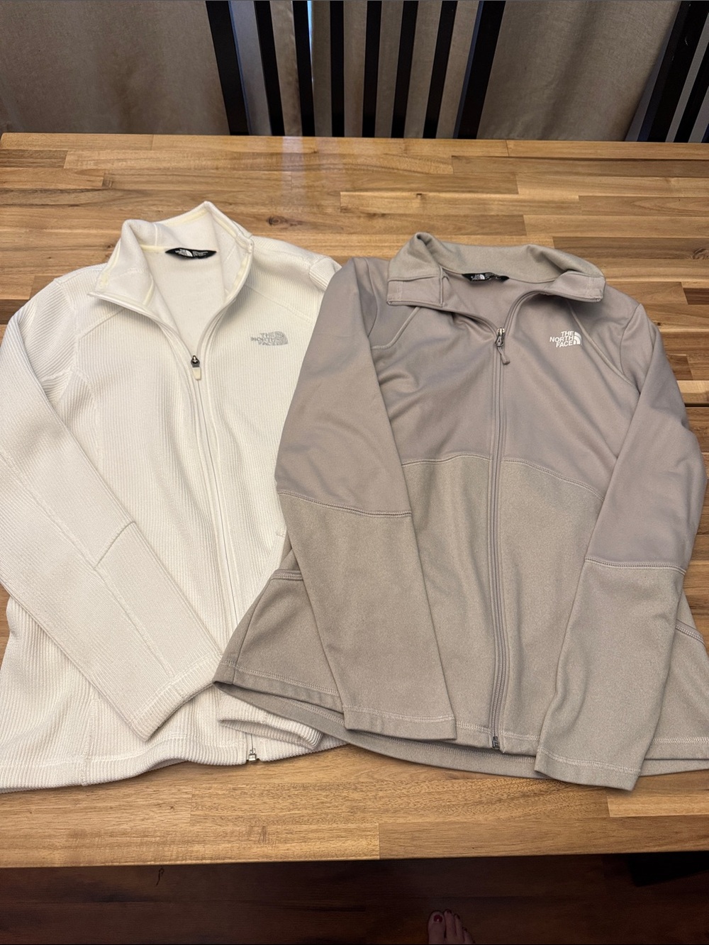 Lot of 2 The North Face Women's Full-Zip Jackets - Size L